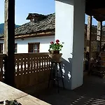 Bazoteva House